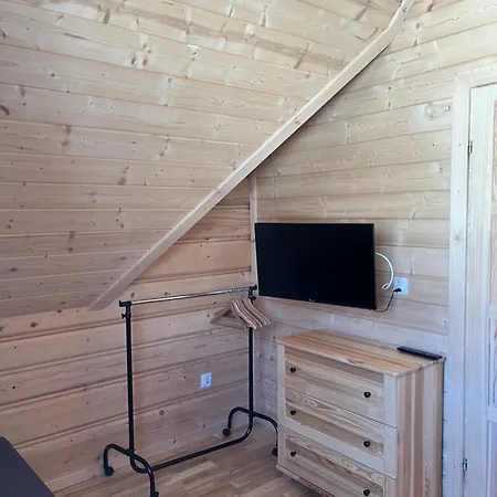 شاليه Widokowe -przystanek Salamandra كوشتيليسكا